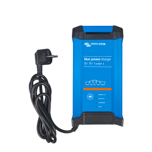 Blue Smart IP22 Charger 12/15 (1) - Blue smart ip22 charger 12v 15a 1 230v front  - VIBPC121542002